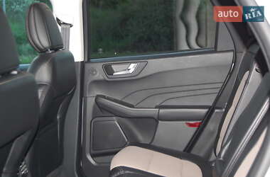 Внедорожник / Кроссовер Ford Escape 2021 в 