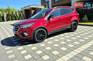 Внедорожник / Кроссовер Ford Escape 2016 в Стрые