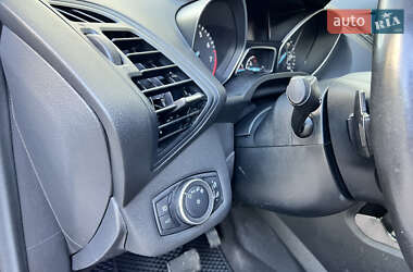 Внедорожник / Кроссовер Ford Escape 2017 в 