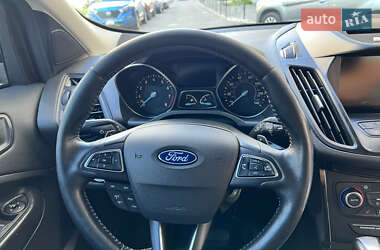 Внедорожник / Кроссовер Ford Escape 2017 в 