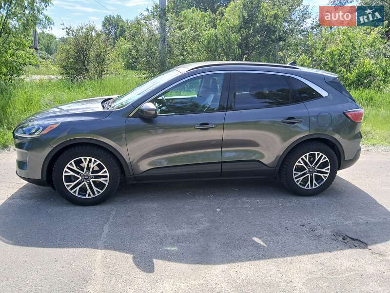 Внедорожник / Кроссовер Ford Escape 2020 в Киеве