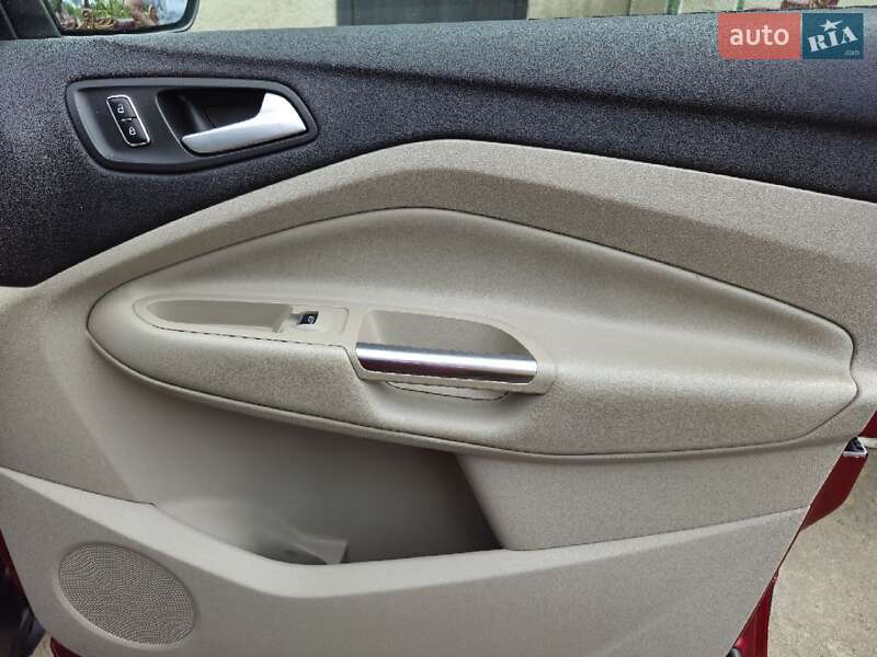 Позашляховик / Кросовер Ford Escape 2015 в Коростені