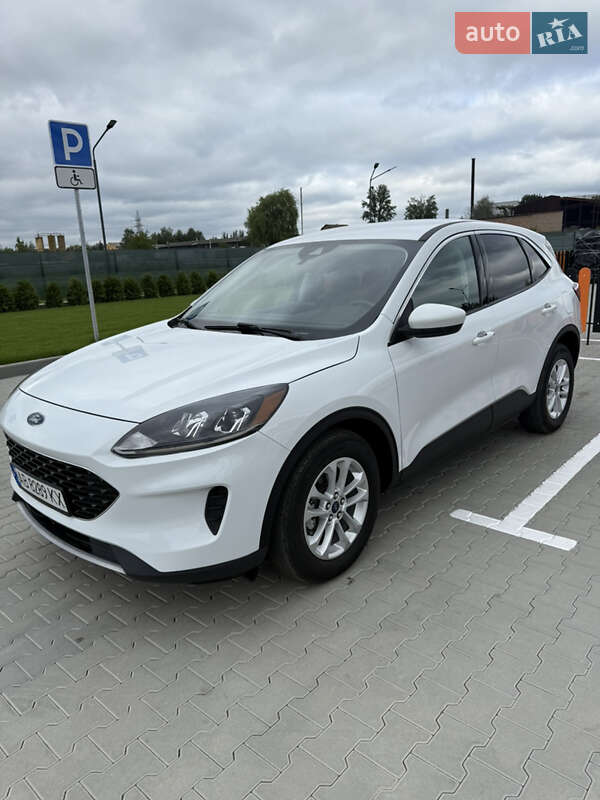 Внедорожник / Кроссовер Ford Escape 2021 в 