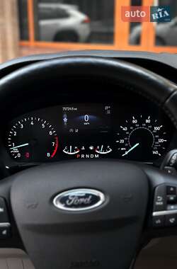 Внедорожник / Кроссовер Ford Escape 2019 в 
