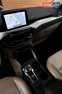 Внедорожник / Кроссовер Ford Escape 2019 в 