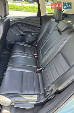 Внедорожник / Кроссовер Ford Escape 2012 в 