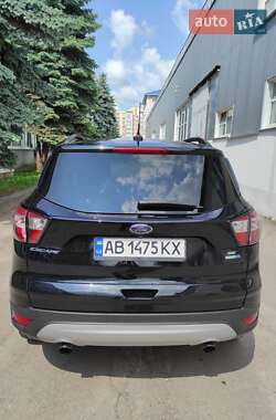 Внедорожник / Кроссовер Ford Escape 2018 в 