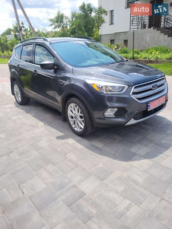 Внедорожник / Кроссовер Ford Escape 2018 в Ровно