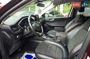Внедорожник / Кроссовер Ford Escape 2021 в 