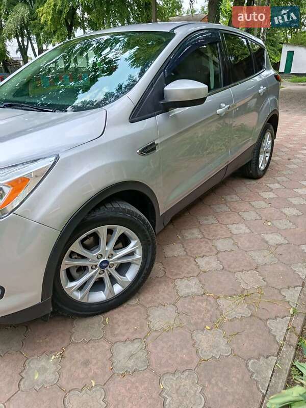 Внедорожник / Кроссовер Ford Escape 2019 в Бершади