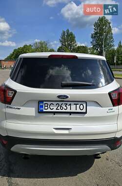 Позашляховик / Кросовер Ford Escape 2019 в 