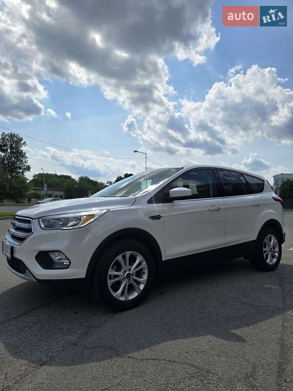 Внедорожник / Кроссовер Ford Escape 2019 в Львове