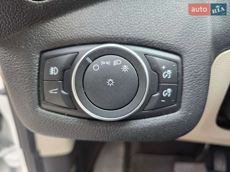 Внедорожник / Кроссовер Ford Escape 2019 в Львове
