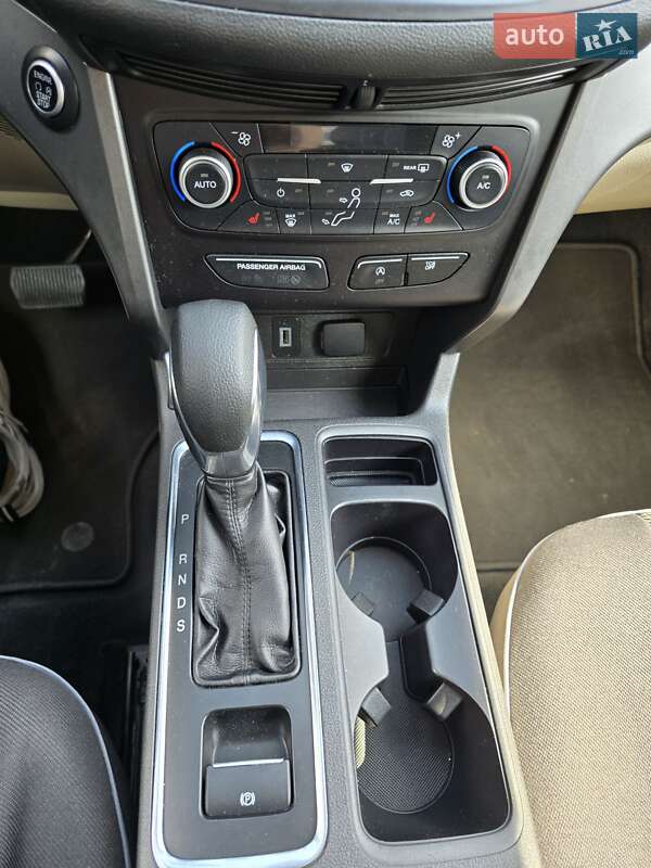 Внедорожник / Кроссовер Ford Escape 2019 в Львове