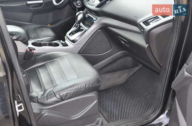 Позашляховик / Кросовер Ford Escape 2013 в 