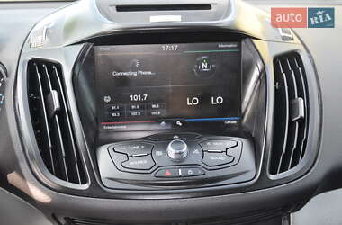 Позашляховик / Кросовер Ford Escape 2013 в 