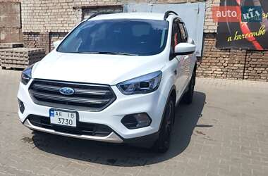 Внедорожник / Кроссовер Ford Escape 2016 в Кривом Роге