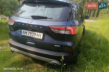 Позашляховик / Кросовер Ford Escape 2020 в 