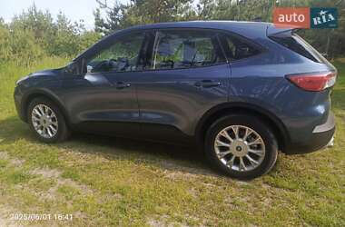 Позашляховик / Кросовер Ford Escape 2020 в 