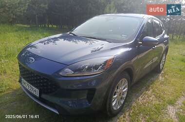 Позашляховик / Кросовер Ford Escape 2020 в 