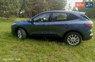 Позашляховик / Кросовер Ford Escape 2020 в 