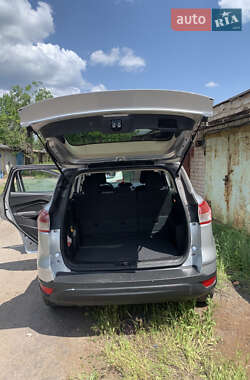 Внедорожник / Кроссовер Ford Escape 2014 в 