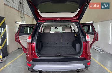 Позашляховик / Кросовер Ford Escape 2014 в 