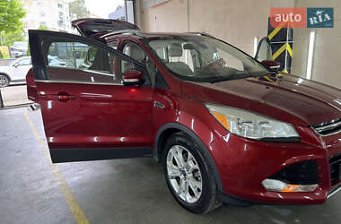 Позашляховик / Кросовер Ford Escape 2014 в 