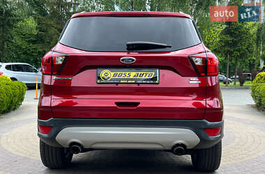 Внедорожник / Кроссовер Ford Escape 2018 в 