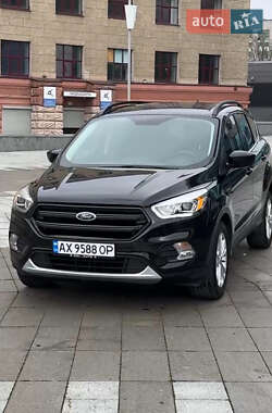 Внедорожник / Кроссовер Ford Escape 2019 в Харькове