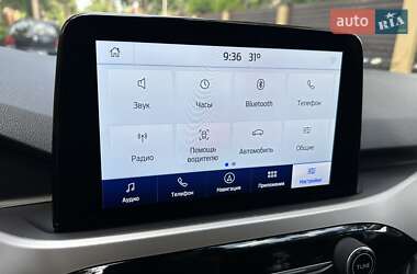 Внедорожник / Кроссовер Ford Escape 2022 в 