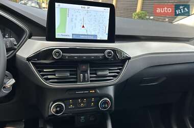 Внедорожник / Кроссовер Ford Escape 2022 в 