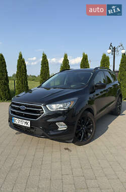Внедорожник / Кроссовер Ford Escape 2017 в 