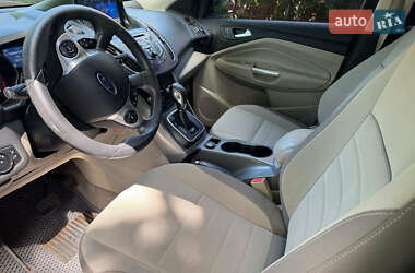 Внедорожник / Кроссовер Ford Escape 2013 в 