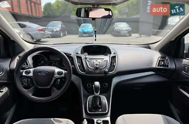 Позашляховик / Кросовер Ford Escape 2013 в 