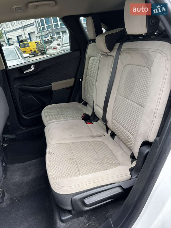 Внедорожник / Кроссовер Ford Escape 2020 в Стрые