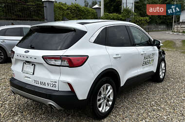 Внедорожник / Кроссовер Ford Escape 2020 в 