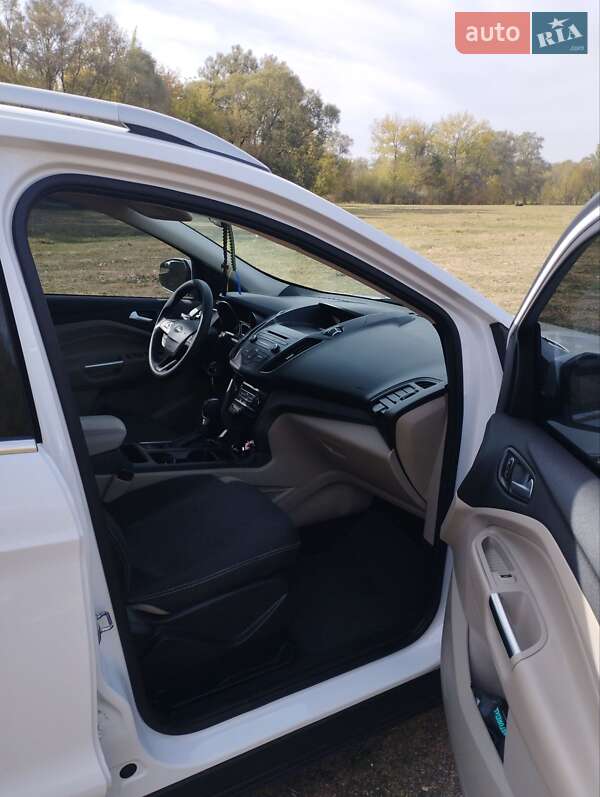Внедорожник / Кроссовер Ford Escape 2017 в Сумах