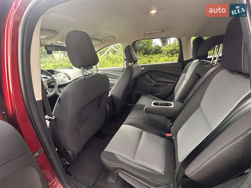 Внедорожник / Кроссовер Ford Escape 2018 в Киеве