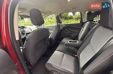 Внедорожник / Кроссовер Ford Escape 2018 в 