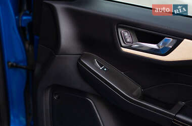 Внедорожник / Кроссовер Ford Escape 2021 в 