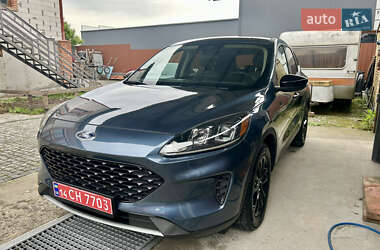 Внедорожник / Кроссовер Ford Escape 2020 в 