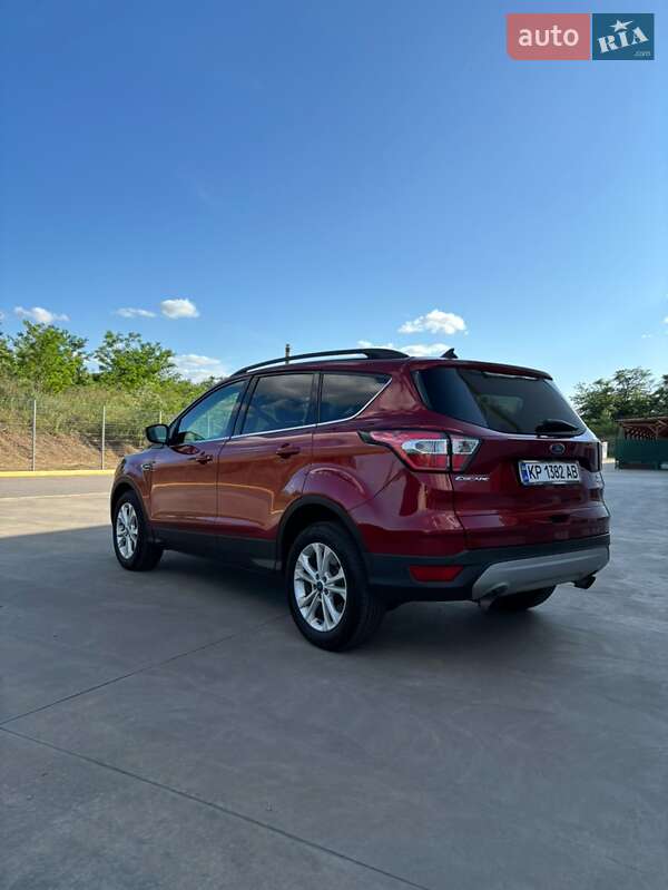Позашляховик / Кросовер Ford Escape 2017 в Запоріжжі