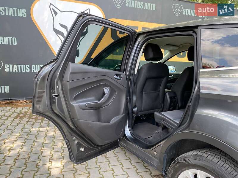 Внедорожник / Кроссовер Ford Escape 2016 в Хмельницком