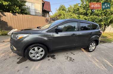 Внедорожник / Кроссовер Ford Escape 2017 в 