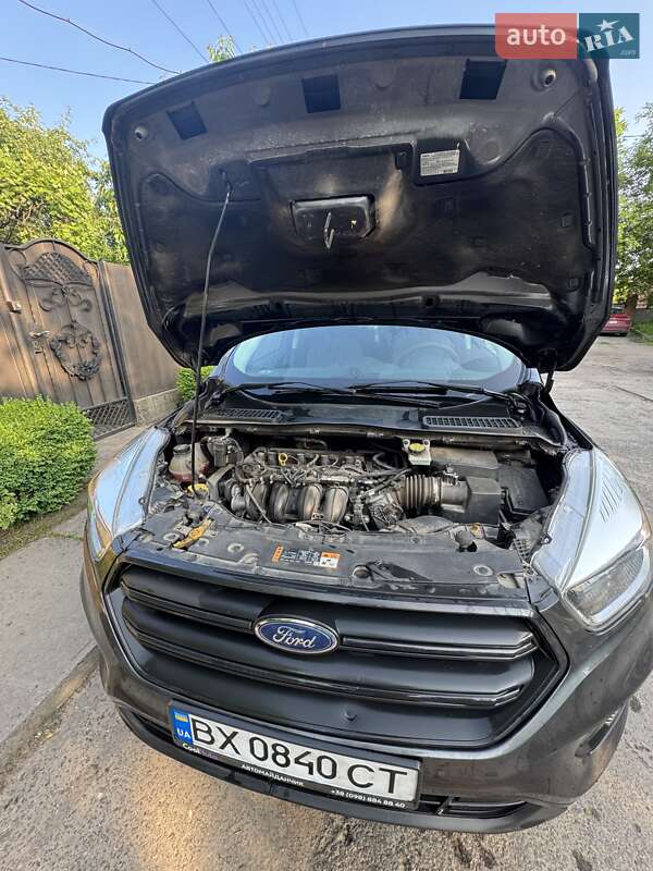 Внедорожник / Кроссовер Ford Escape 2017 в Хмельницком