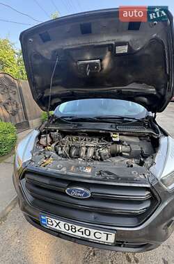 Внедорожник / Кроссовер Ford Escape 2017 в 