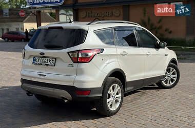 Внедорожник / Кроссовер Ford Escape 2017 в 