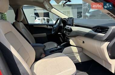 Внедорожник / Кроссовер Ford Escape 2020 в 