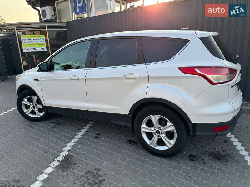 Позашляховик / Кросовер Ford Escape 2014 в 
